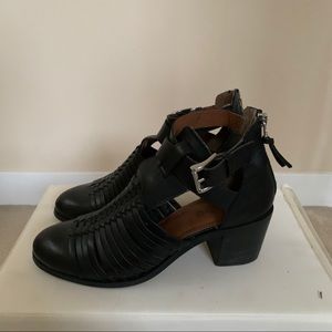 Black Heeled Shoes